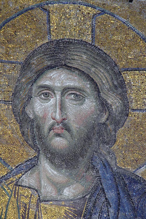 07 close up face christ